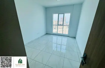 Apartment - 2 Bedrooms - 2 Bathrooms for rent in Corniche Tower - Ajman Corniche Road - Ajman