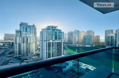 صورة لـ حوض سباحة شقة - 2 غرف نوم - 2 حمامات للبيع في برج الزمان والمكان - دبي مارينا - دبي ، صورة رقم 1