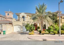 Outdoor House image for: Villa - 6 bedrooms - 6 bathrooms for rent in Garden Homes Frond O - Garden Homes - Palm Jumeirah - Dubai, Image 1