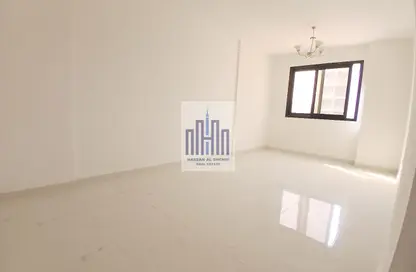 شقة - غرفة نوم - 2 حمامات للايجار في الجادة - الشارقة