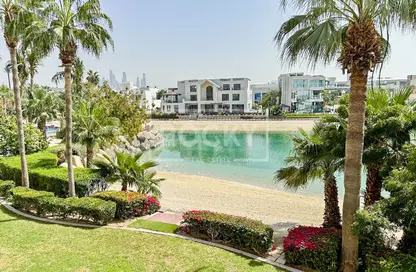 Villa - 4 Bedrooms - 6 Bathrooms for sale in Canal Cove Frond I - Canal Cove Villas - Palm Jumeirah - Dubai