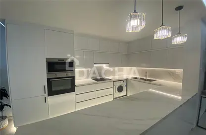 صورة لـ مطبخ شقة - غرفة نوم - 2 حمامات للبيع في برج سولافا - دبي مارينا - دبي ، صورة رقم 1