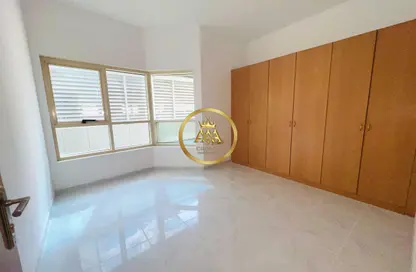 شقة - 2 غرف نوم - 2 حمامات للايجار في شارع التعاون الجديد - التعاون - الشارقة