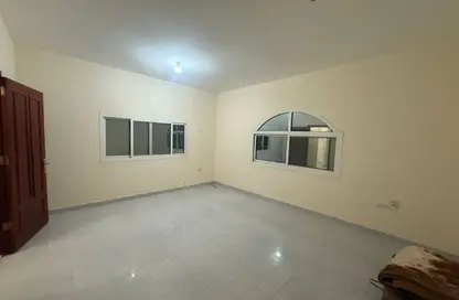 Apartment - 2 Bedrooms - 1 Bathroom for rent in Shakhbout City - Abu Dhabi Apartment - 2 Bedrooms - 1 Bathroom for rent in Shakhbout City - Abu Dhabi