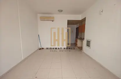 Apartment - Studio - 1 Bathroom for rent in Muwaileh 29 Building - Muwaileh - Sharjah