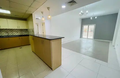 Apartment - 1 Bedroom - 2 Bathrooms for rent in Sandhurst House - Jumeirah Village Circle - Dubai