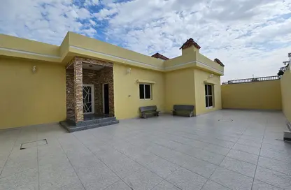 Villa - 4 Bedrooms - 6 Bathrooms for rent in Al Quoz 1 - Al Quoz - Dubai
