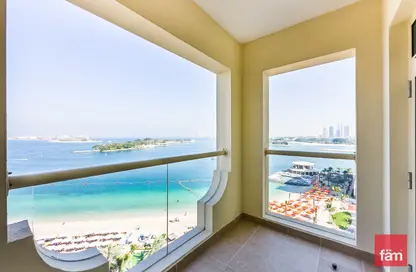 Balcony image for: Apartment - 2 Bedrooms - 5 Bathrooms for rent in Al Basri - Shoreline Apartments - Palm Jumeirah - Dubai, Image 1