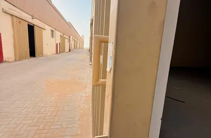 Warehouse - Studio - 1 Bathroom for rent in Umm Al Thuoob - Umm Al Quwain
