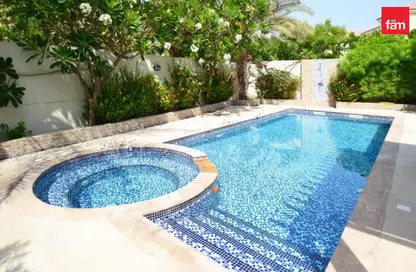 Villa - 4 Bedrooms - 5 Bathrooms for rent in Legacy - Jumeirah Park - Dubai