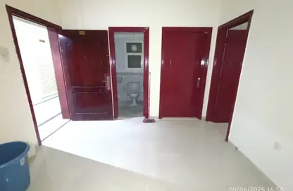 شقة - غرفة نوم - 1 حمام للايجار في النباعة - الشارقة