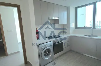 شقة - غرفة نوم - 2 حمامات للايجار في عزيزي فواد ريزيدنس - 2 مدينة دبي الطبية - الجداف - دبي