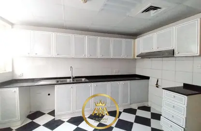 شقة - 2 غرف نوم - 3 حمامات للايجار في شارع التعاون الجديد - التعاون - الشارقة