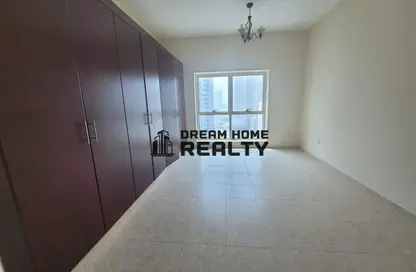 Apartment - 3 Bedrooms - 3 Bathrooms for rent in Al Bandary Twin Towers - Al Khan - Sharjah