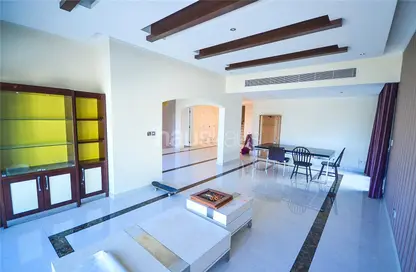 Villa - 5 Bedrooms - 6 Bathrooms for rent in Maeen 1 - Maeen - The Lakes - Dubai