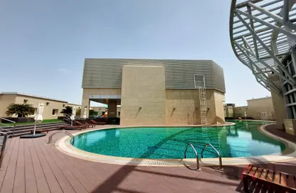 Apartment - 2 Bedrooms - 2 Bathrooms for rent in Al Shaheen Tower - Al Khalidiya - Abu Dhabi