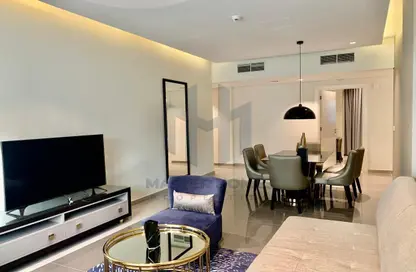 Living / Dining Room image for: Apartment - 3 Bedrooms - 3 Bathrooms for rent in DAMAC Majestine - Business Bay - Dubai, Image 1