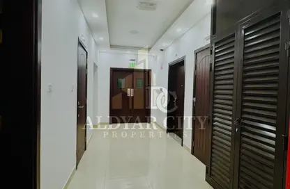 شقة - غرفة نوم - 2 حمامات للايجار في مساكن كورنيش عجمان - طريق كورنيش عجمان - عجمان