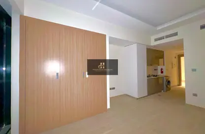 Empty Room image for: Apartment - 1 Bathroom for rent in AZIZI Riviera 9 - Meydan One - Meydan - Dubai, Image 1