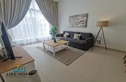 Living Room image for: Apartment - 1 Bedroom - 2 Bathrooms for rent in Prime Views by Prescott - Meydan Avenue - Meydan - Dubai, Image 1