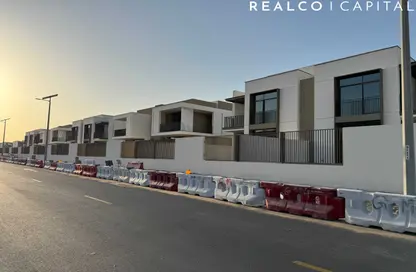Villa - 4 Bedrooms - 5 Bathrooms for sale in Tilal Al Furjan - Al Furjan - Dubai
