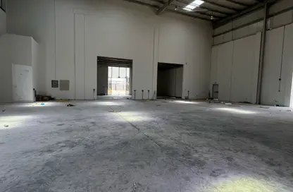 Warehouse - Studio - 1 Bathroom for rent in Umm Al Thuoob - Umm Al Quwain