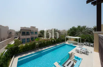 فيلا - 2 غرف نوم - 3 حمامات للبيع في فيلات طراز عربي - مثلث قرية الجميرا - دبي