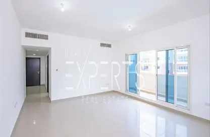 Apartment - 3 Bedrooms - 4 Bathrooms for rent in Tower 35 - Al Reef Downtown - Al Reef - Abu Dhabi