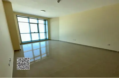 شقة - 2 غرف نوم - 2 حمامات للايجار في مساكن كورنيش عجمان - طريق كورنيش عجمان - عجمان