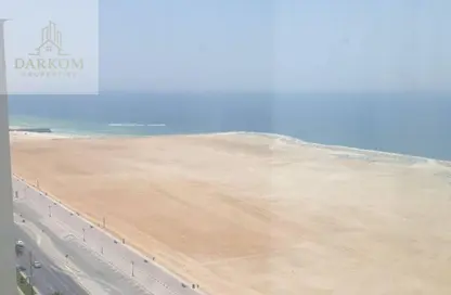 شقة - 2 غرف نوم - 2 حمامات للايجار في مساكن كورنيش عجمان - طريق كورنيش عجمان - عجمان