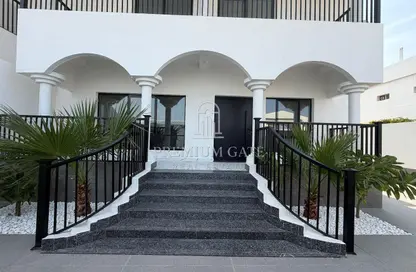 Villa - 6 Bedrooms - 7 Bathrooms for rent in Jumeirah 3 Villas - Jumeirah 3 - Jumeirah - Dubai