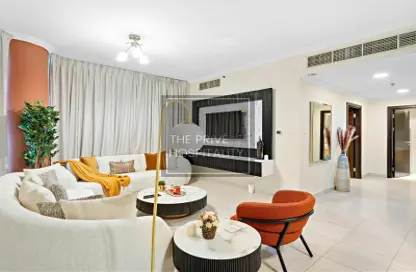Living Room image for: Apartment - 1 Bedroom - 2 Bathrooms for rent in Marina Quays West - Marina Quays - Dubai Marina - Dubai, Image 1