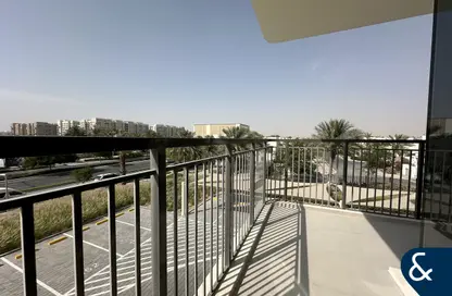 شقة - 2 غرف نوم - 2 حمامات للايجار في مساكن الدبلوماسيين - تاون سكوير - دبي