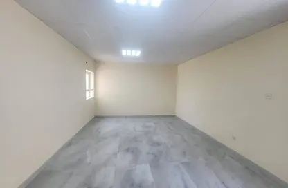 فيلا - 4 غرف نوم - 4 حمامات للايجار في الجزّات - ضاحية الرقة - الشارقة