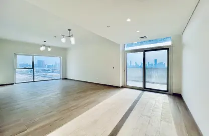 Apartment - 3 Bedrooms - 4 Bathrooms for rent in Al Jadaf Building - Al Jaddaf - Dubai