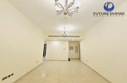Apartment - 2 Bedrooms - 3 Bathrooms for rent in Yasmeen Building - Al Jaddaf - Dubai