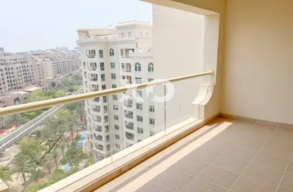 Balcony image for: Apartment - 1 Bedroom - 1 Bathroom for rent in Al Khushkar - Shoreline Apartments - Palm Jumeirah - Dubai, Image 1