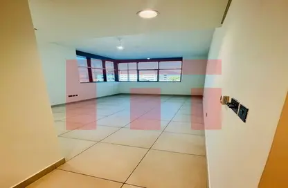 شقة - غرفة نوم - 2 حمامات للايجار في المريف - مدينة خليفة - أبوظبي