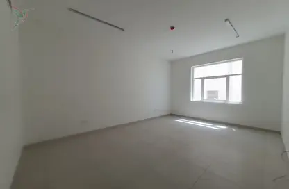 Apartment - 2 Bedrooms - 3 Bathrooms for rent in Al Dafeinah - Asharej - Al Ain