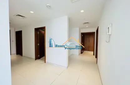 شقة - 2 غرف نوم - 3 حمامات للايجار في عود ميثاء - بر دبي - دبي