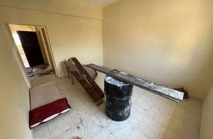 شقة - 2 غرف نوم - 2 حمامات للايجار في مساكن كورنيش عجمان - طريق كورنيش عجمان - عجمان