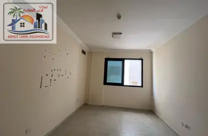 شقة - غرفة نوم - 1 حمام للايجار في بناء النباعة - النبعة - الشرق - الشارقة
