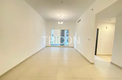 شقة - غرفة نوم - 2 حمامات للايجار في مجمع دبي ريزيدنس - دبي