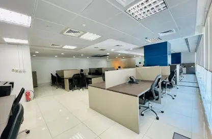 نصف طابق - استوديو - 2 حمامات للايجار في شارع حمدان - أبوظبي