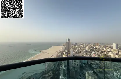 شقة - 2 غرف نوم - 3 حمامات للبيع في برج الكورنيش - طريق كورنيش عجمان - عجمان
