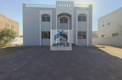 فيلا - 4 غرف نوم - 7 حمامات للبيع في النوف - الشارقة