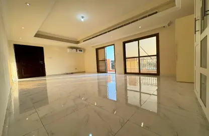 Apartment - 1 Bathroom for rent in Complex 8 - Khalifa City - Abu Dhabi