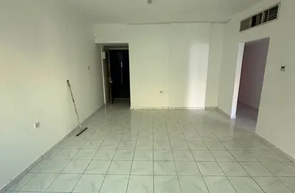 Apartment - 2 Bedrooms - 2 Bathrooms for rent in Abu Shagara building - Abu shagara - Sharjah