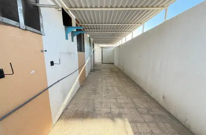 Villa - 4 Bedrooms - 3 Bathrooms for rent in Al Sabkha - Al Riqqa - Sharjah