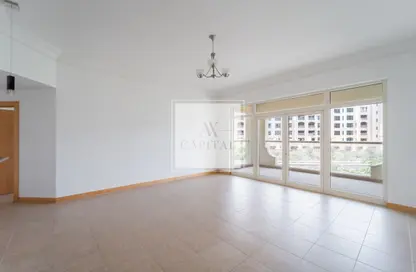 Apartment - 2 Bedrooms - 3 Bathrooms for rent in Al Shahla - Shoreline Apartments - Palm Jumeirah - Dubai